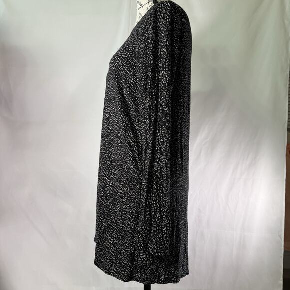 J Jill‎ Wearever Collection Tunic Top Med Black White Slinky Knit - Picture 2 of 8